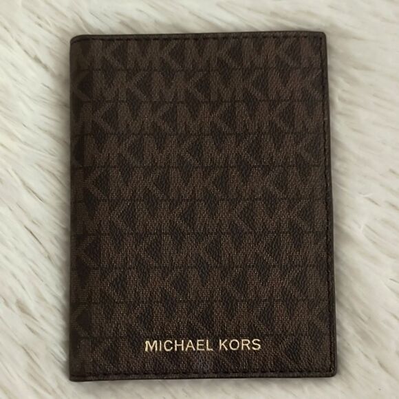 MICHAEL Michael Kors Logo Passport Wallet - Picture 3 of 7